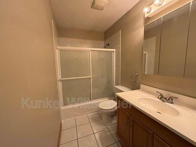O'Fallon Condo: 186 Eagle Ridge