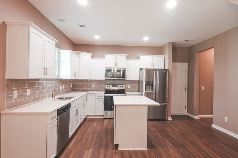 Richmond Hill House: 34 Crown Ct