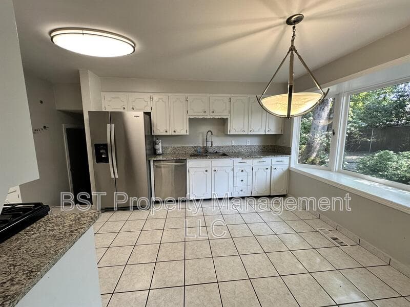 Keizer House: 1458 Greenwood Drive Northeast