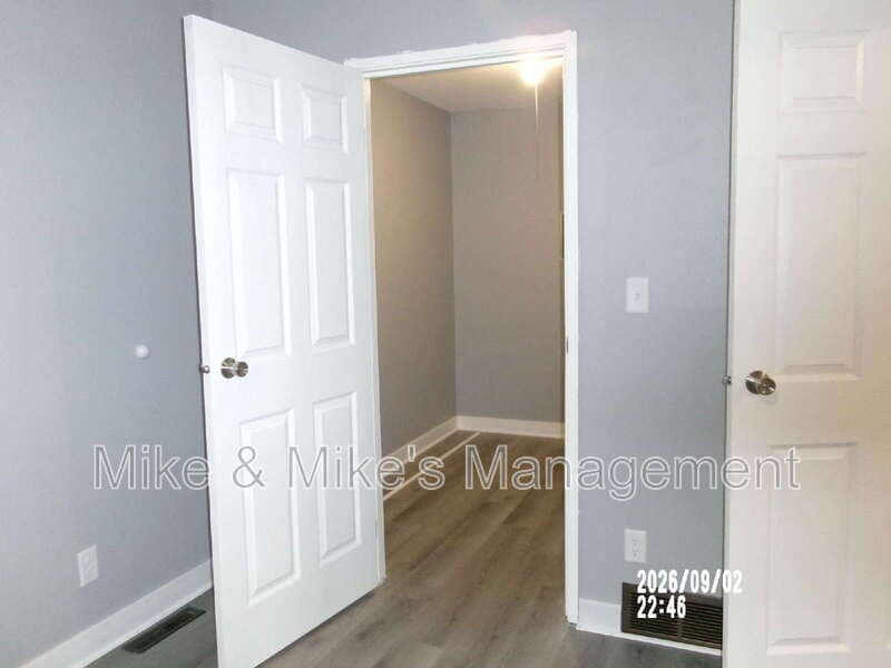 Milwaukee Condo: 7452 N Granville Rd