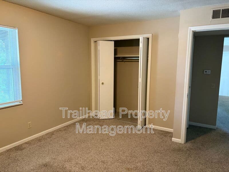 Mission House: 5801 Woodson St