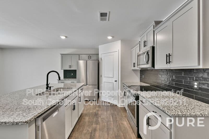 Lugoff House: 173 Rippling Way