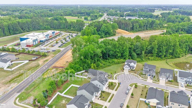 Angier House: 121 Barnwell Loop