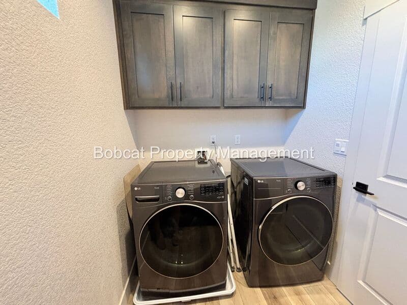 Carson City House: 1128 Grove St