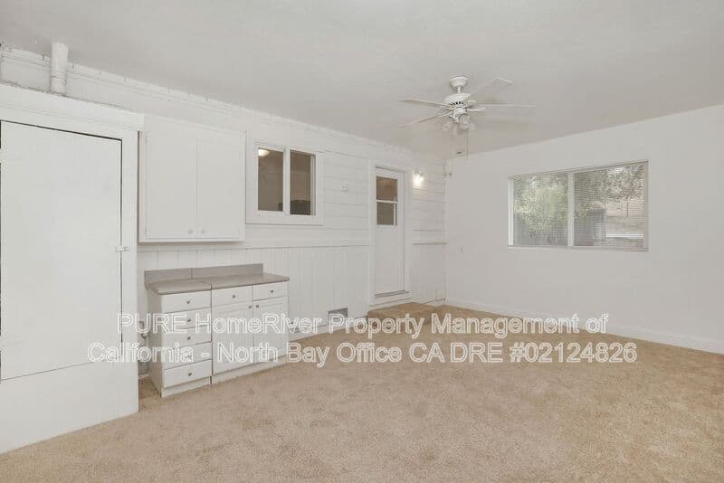 Cloverdale House: 1040 South Cloverdale Blvd