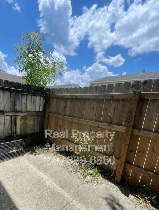 Baton Rouge Townhome: 10952 Cherry Hill Ave.