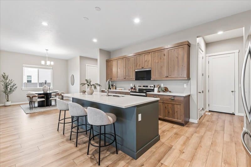 Star Townhome: 2218 North Leatherwood Avenue