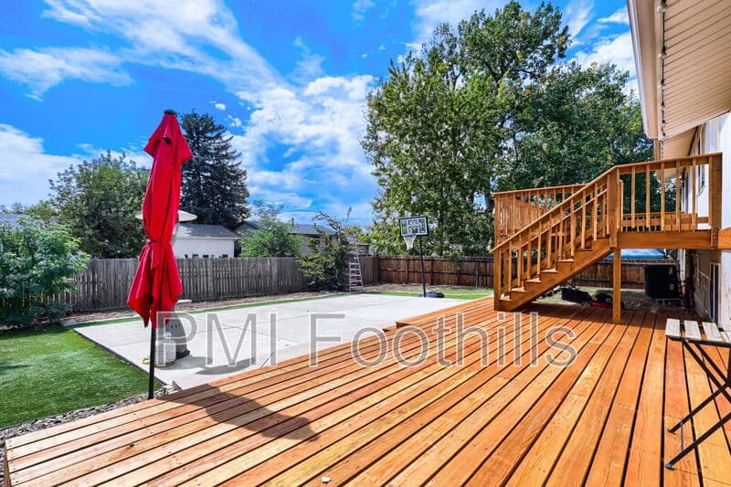 Aurora House: 12996 E Florida Dr