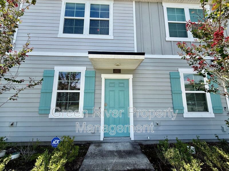 Jacksonville House: 4922 Earthshine Road