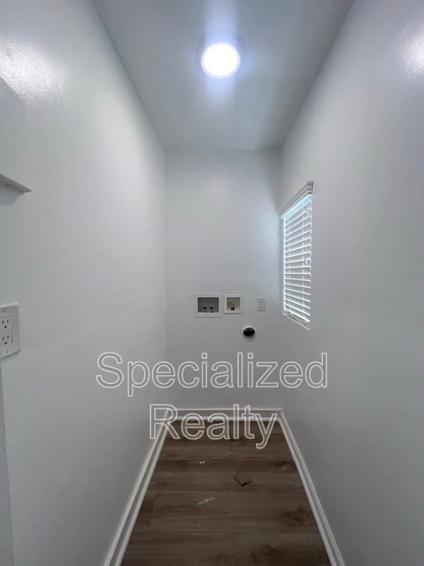 Los Angeles Condo: 1420 Isabel Street