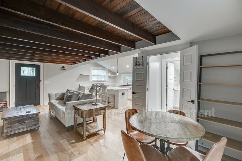 Lawrenceville House: 75 Cherry St