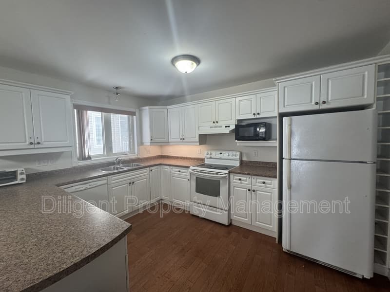 Peterborough House: 157 Milroy Drive