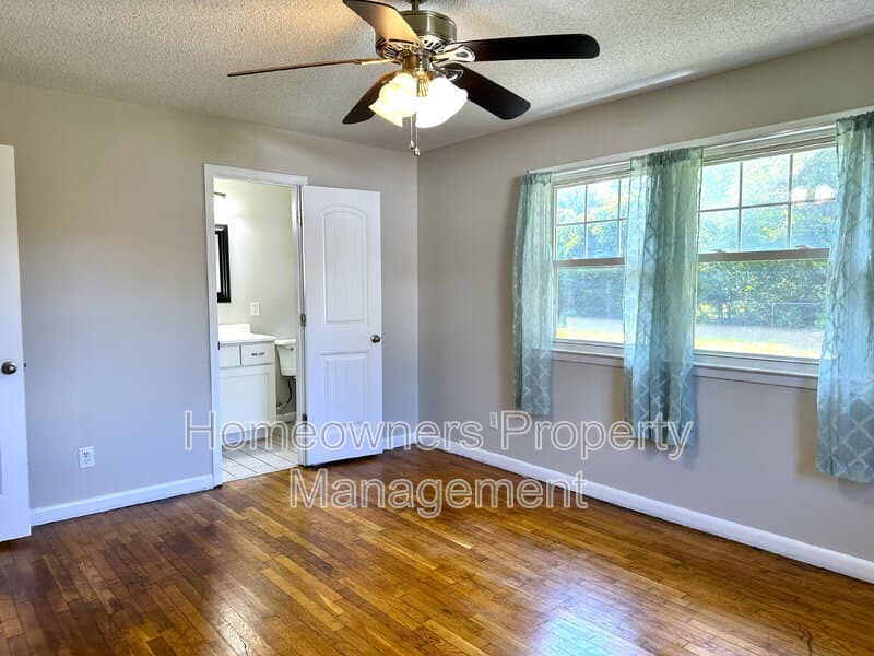 Fayetteville House: 6221 Cool Shade Drive
