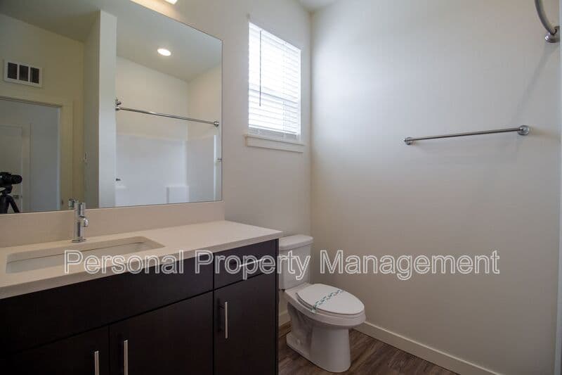 Vancouver Condo: 1111 W Fourth Plain Blvd