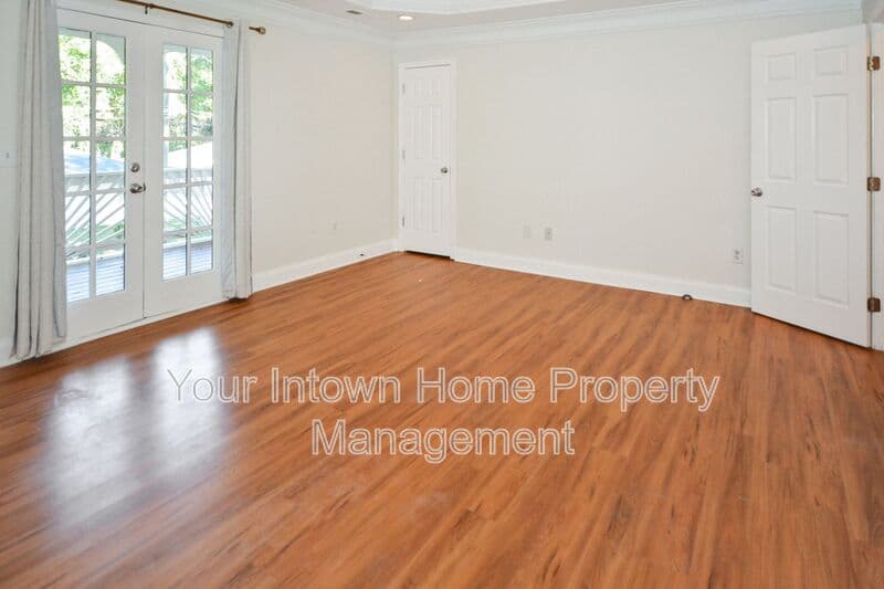 Atlanta House: 69 Haygood Ave SE