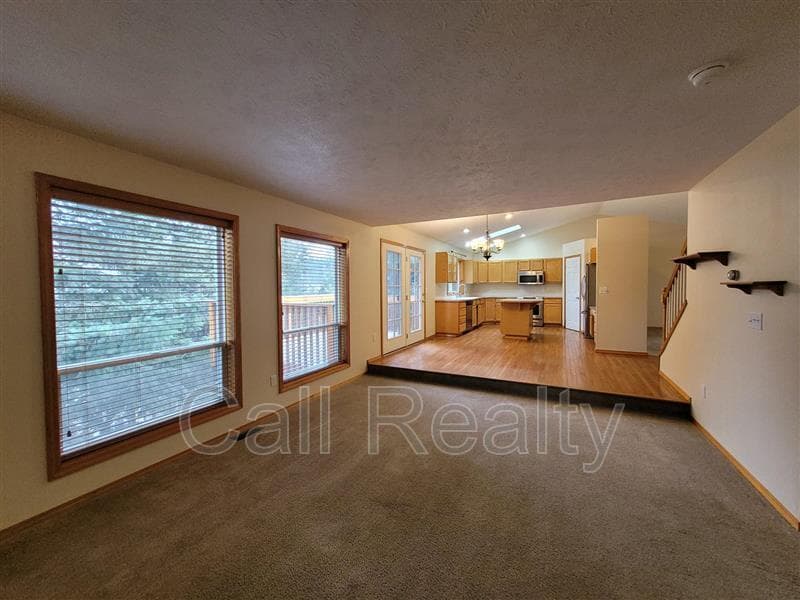 Spokane House: 4720 S Pender Ln