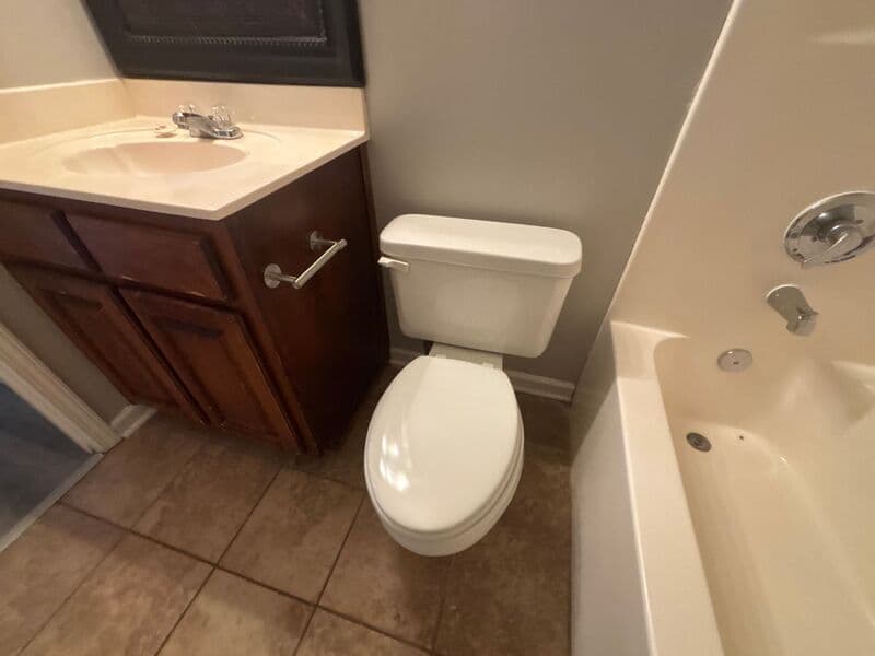 Cordova House: 1605 Far Dr