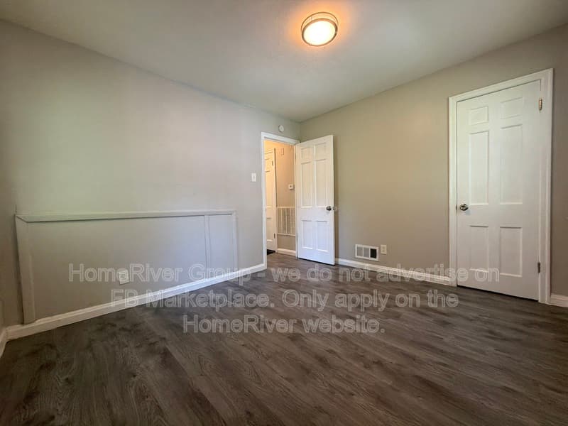 Saint Louis House: 10116 Cloverdale Dr