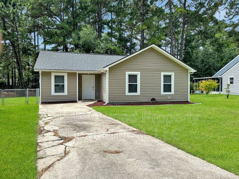 Summerville House: 203 Pebble Creek Road