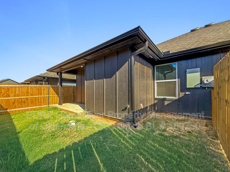 YUKON Condo: 10626 SW 16TH TER