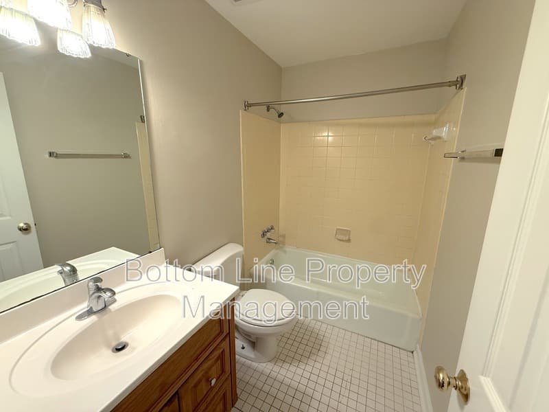 Charlotte Townhome: 2336 Kenmore Ave