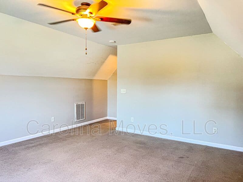Greenville House: 7 Yakutata Drive