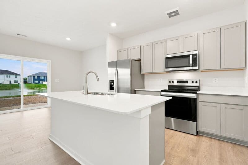 Columbus House: 6305 Marinelli Dr N