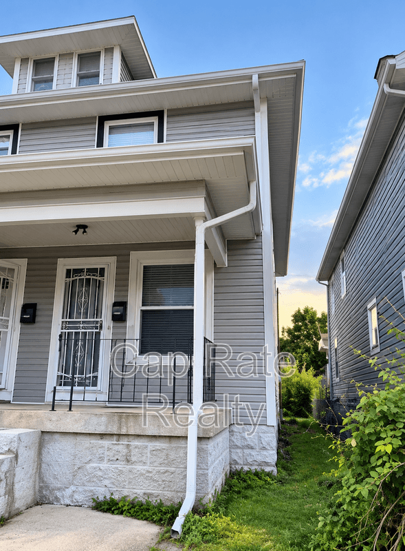 Columbus House: 55 S Wayne Ave