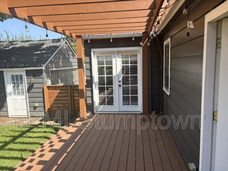 Portland House: 7407 Southeast 30th Avenue
