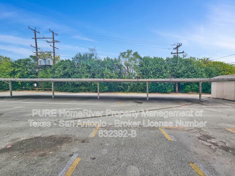 San Antonio Townhome: 217 W Silver Sands