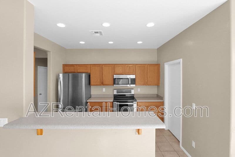 Laveen House: 6308 South 69th Glen