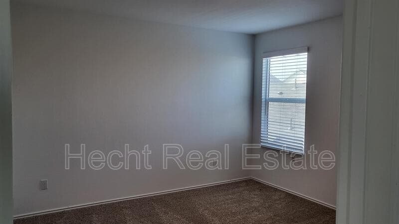 San Marcos House: 348 Geode Glen