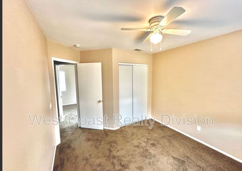 Lake Elsinore House: 18468 Hillview Lane
