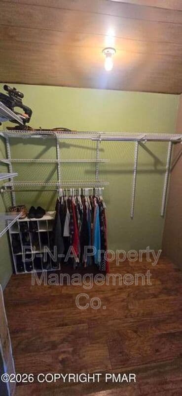 East Stroudsburg House: 135 Little Creek Lane