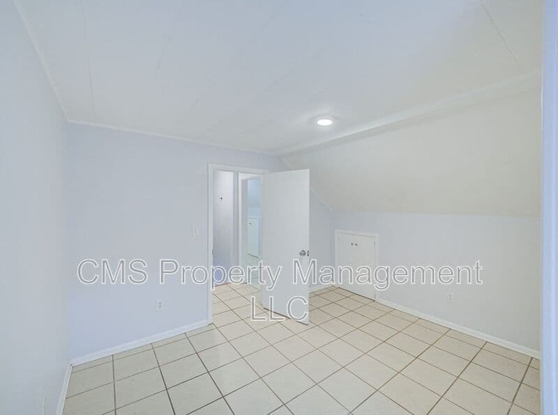 Bound Brook Condo: 407 Longwood Ave