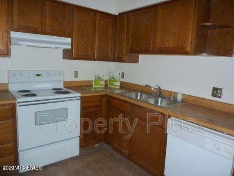 Tempe House: 1245 W 1st St