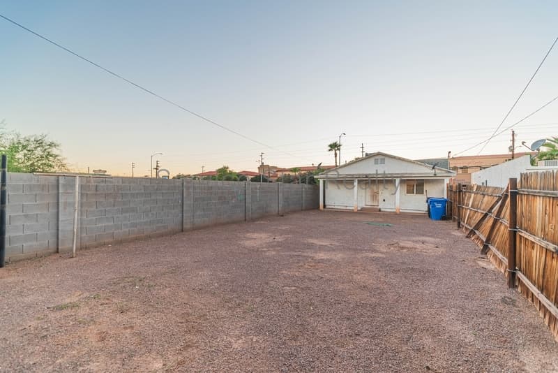 Phoenix House: 337 N 15th Ave