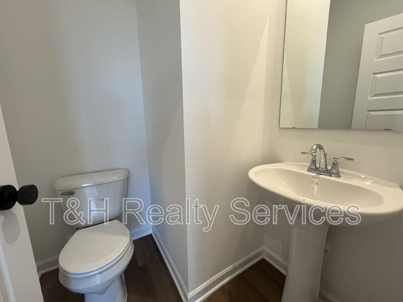 Plainfield House: 9275 Loyola Way