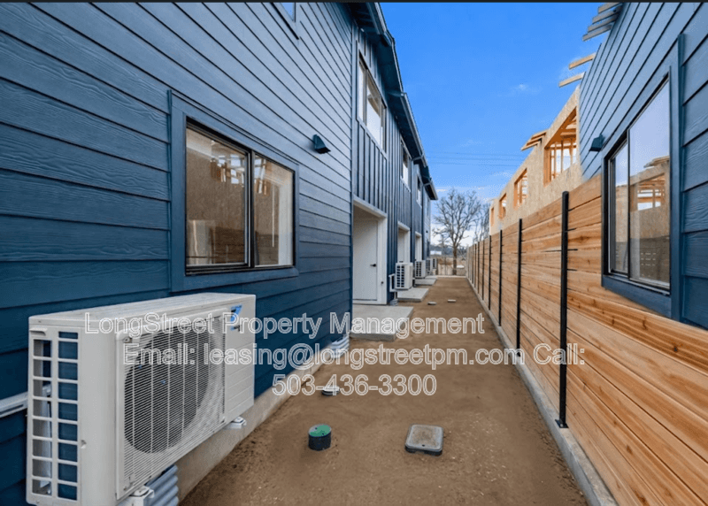 Philomath Townhome: 800 S 19th St