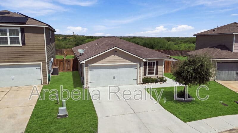 San Antonio House: 11641 Claudette St