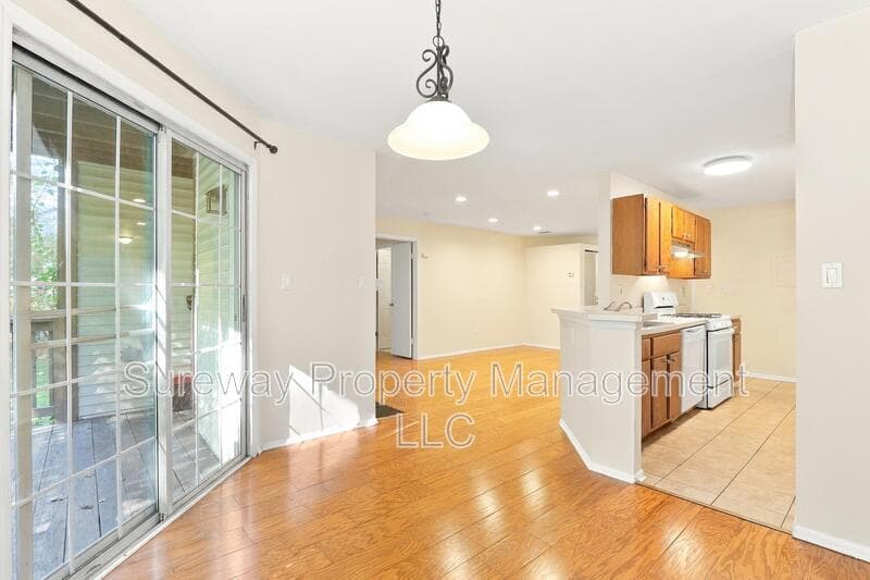 Monmouth Junction Condo: 4242 Bayberry Court