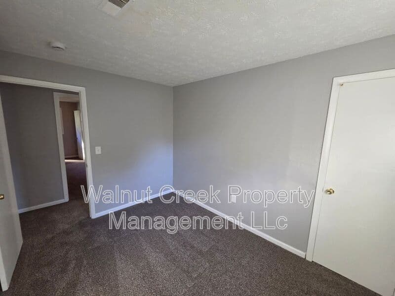 Elyria Condo: 41547 Elmwood St