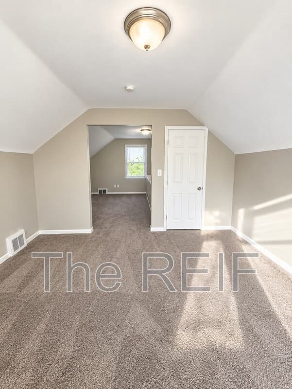 Detroit House: 17712 Lenore Avenue