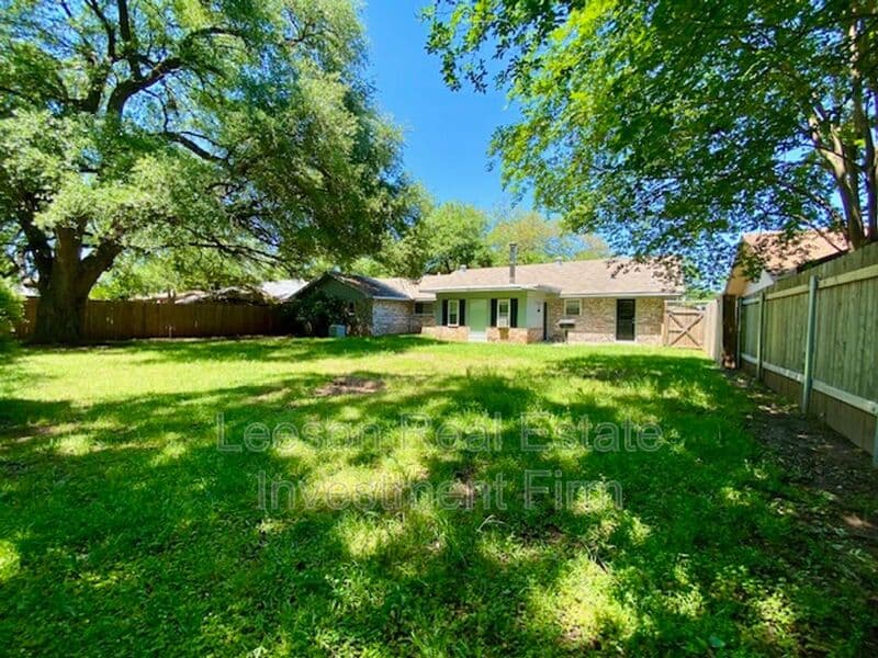 Bossier City House: 2320 Melrose Ave