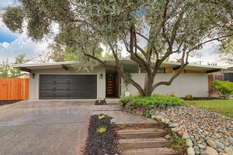 Citrus Heights House: 7676 Eastgate Avenue