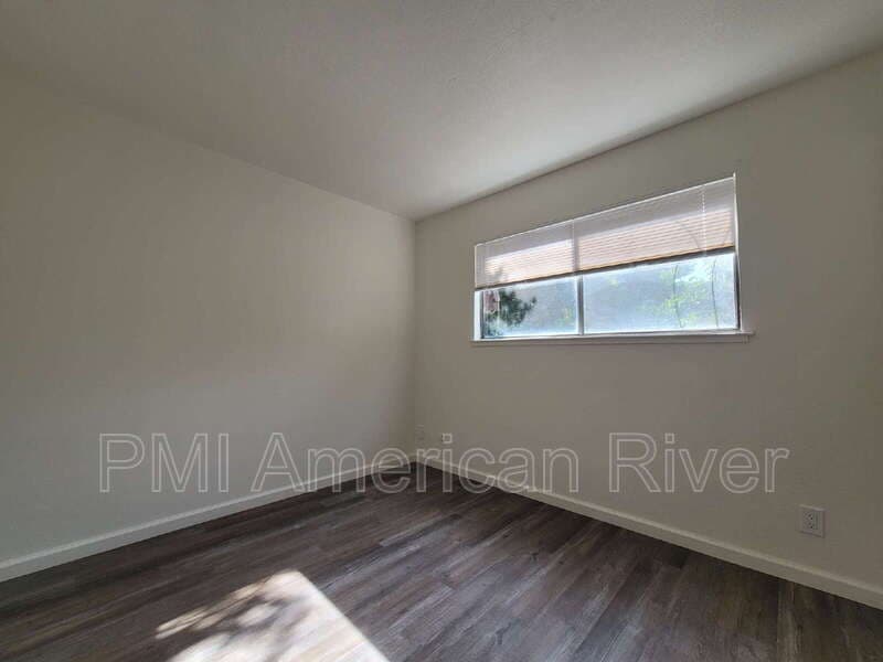 Sacramento House: 5618 Hillsdale Blvd