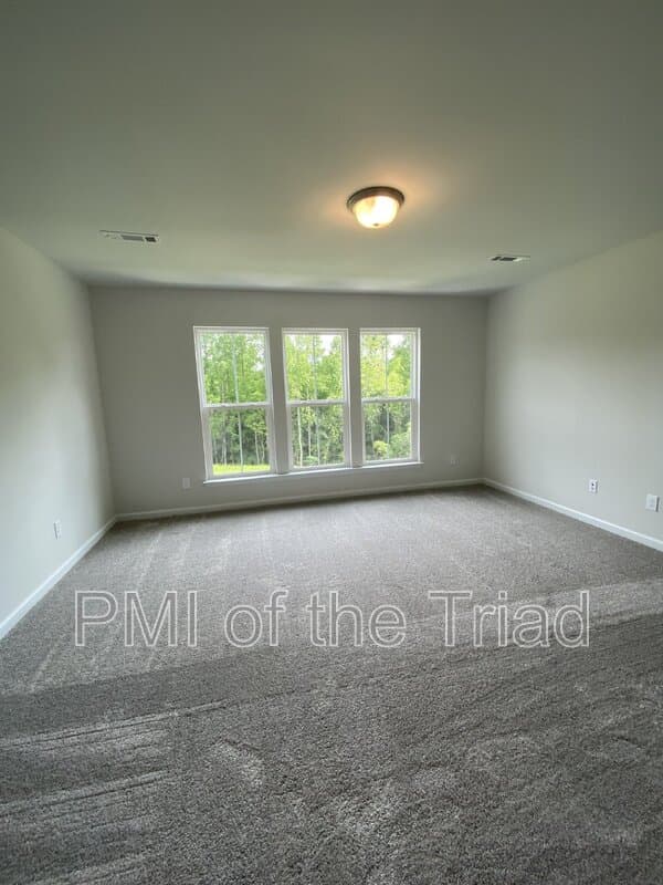 Jamestown Townhome: 4006 Beckton Trail