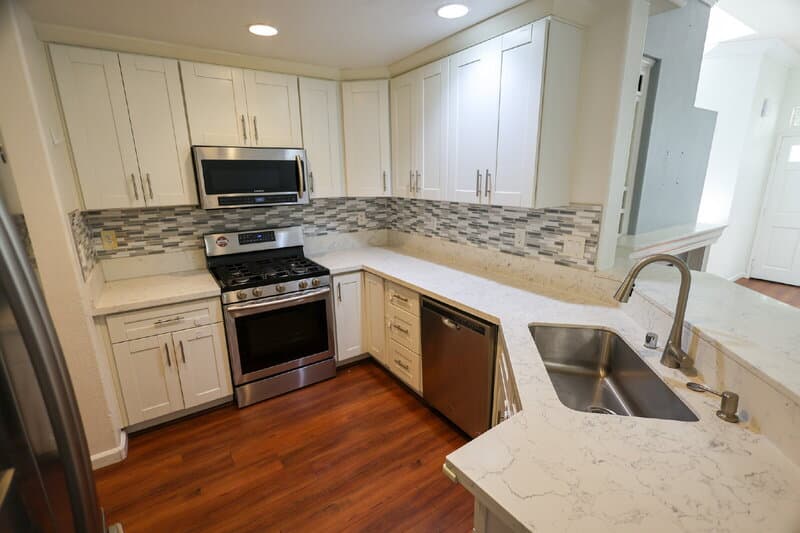 Long Beach House: 2942 Claremore Ln