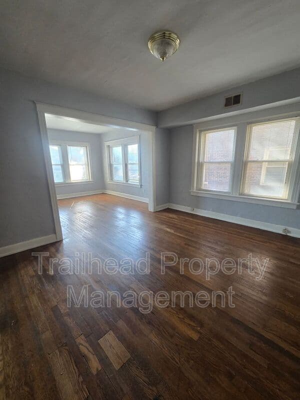 Kansas City House: 4002 Warwick Blvd