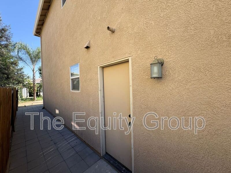 Visalia House: 3116 W Buena Vista
